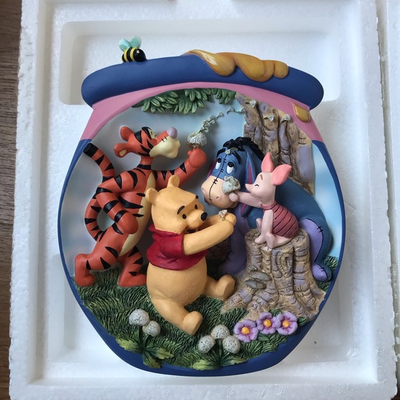 Disney Winnie the Pooh “Pooh’s Hunnypot Adventures” 3d Plate Set - Bradford Ex. - Picture 8 of 14